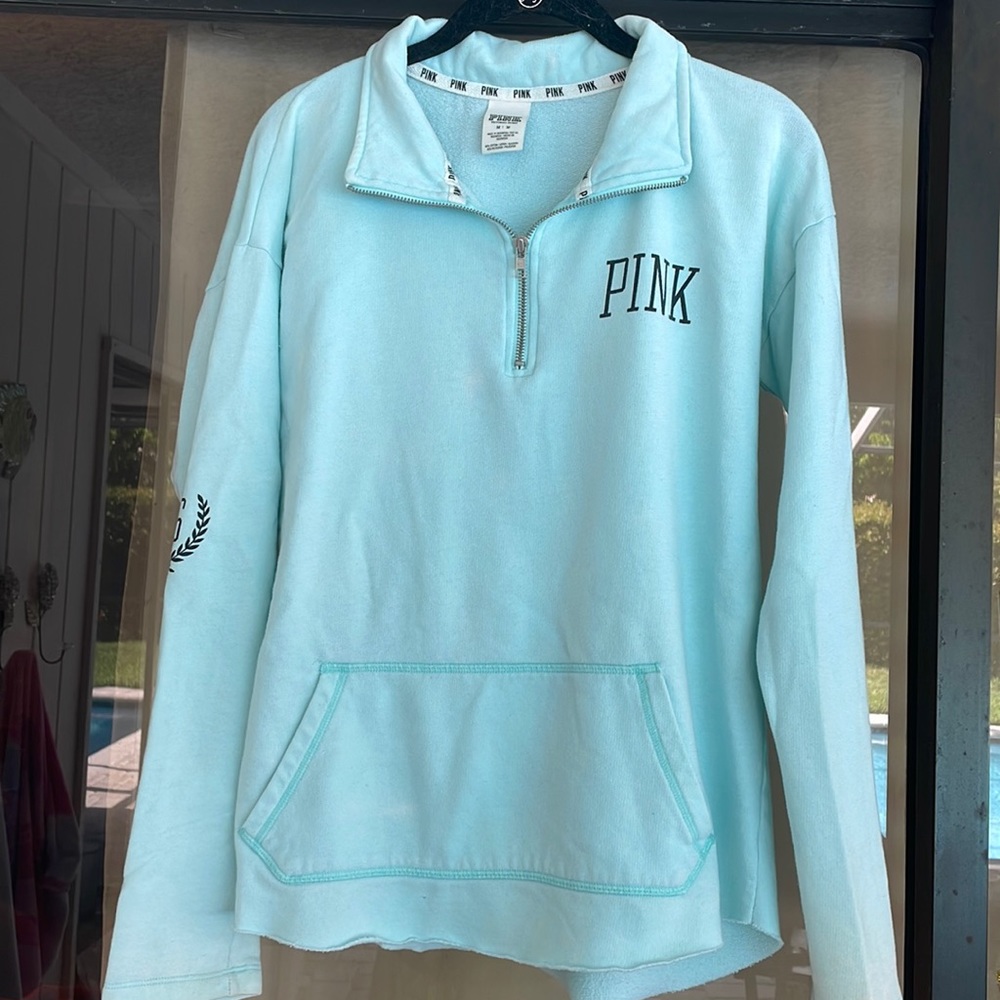 Cute blue sweatshirt from PINK!💙
